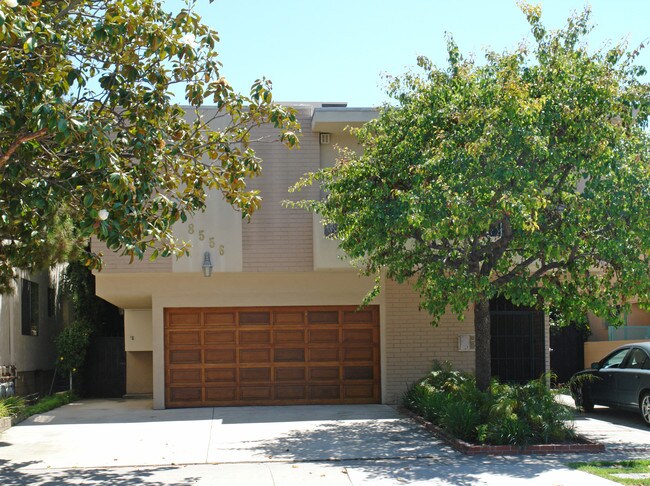 8556 Gregory Way in Los Angeles, CA - Building Photo - Building Photo