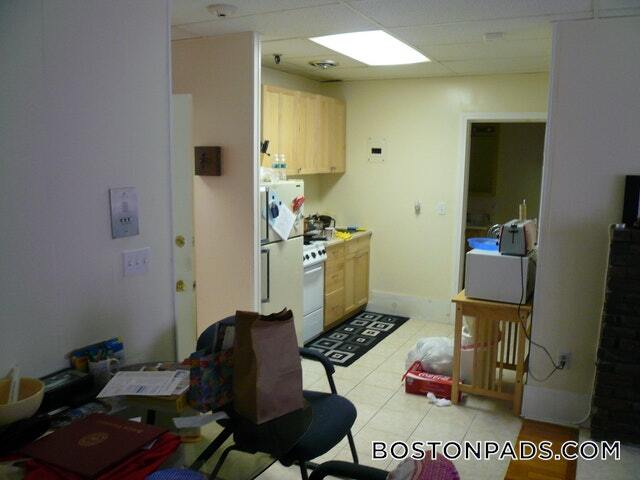 879 Beacon St in Boston, MA - Foto de edificio - Building Photo