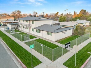 2126 N Glenn Ave in Fresno, CA - Building Photo - Building Photo
