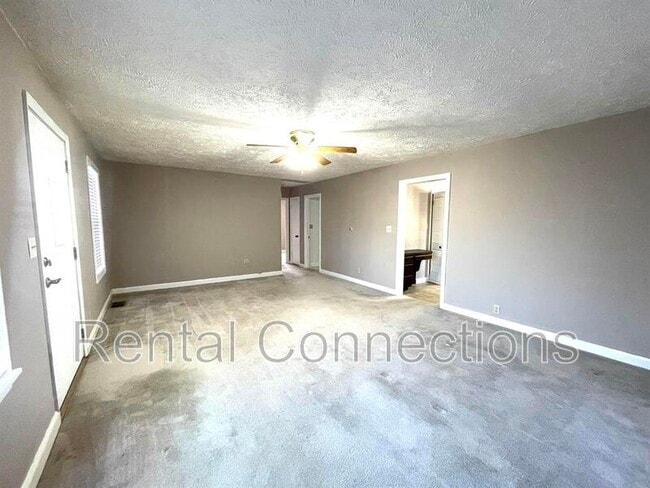 604 S Carbon St in Marion, IL - Foto de edificio - Building Photo