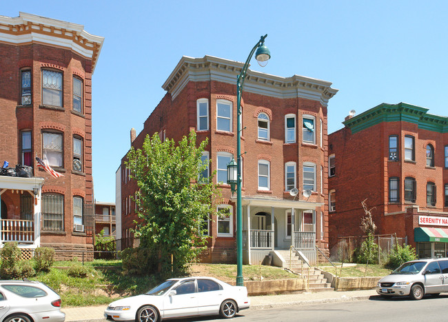 888 Park St in Hartford, CT - Building Photo - Building Photo