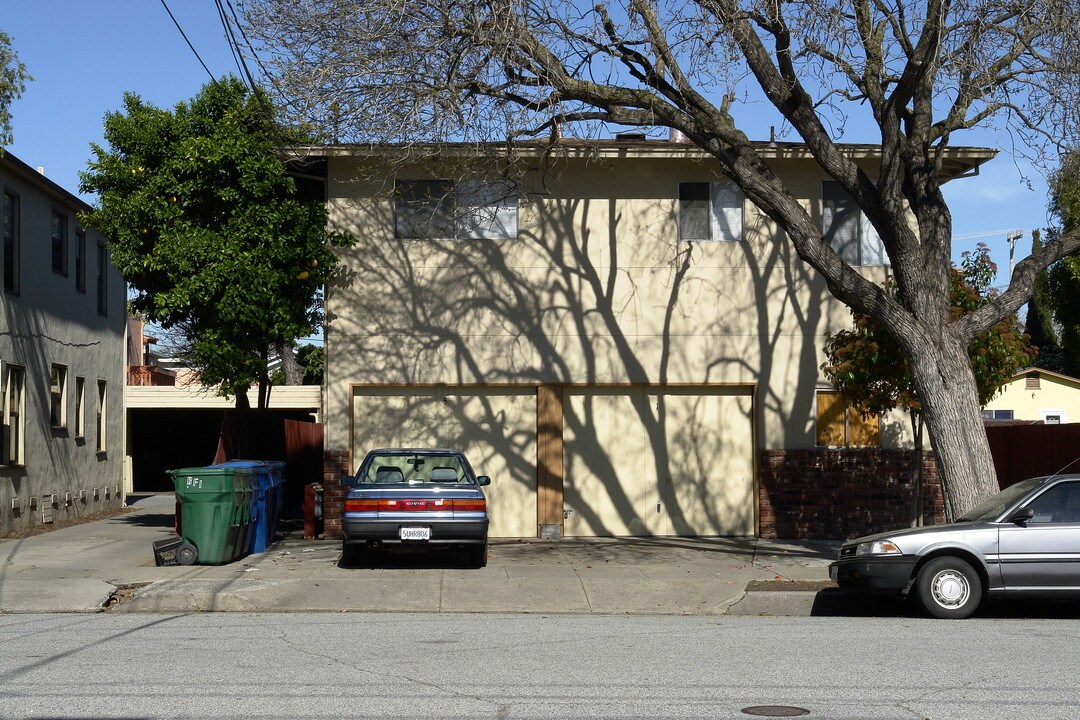 227 Samson St in Redwood City, CA - Building Photo