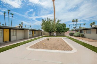 Casa Cibola in Scottsdale, AZ - Foto de edificio - Building Photo