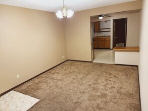 228 W Broadway St in Blair, WI - Foto de edificio - Building Photo