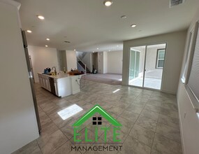 5625 Alloway St in Sacramento, CA - Building Photo - Building Photo