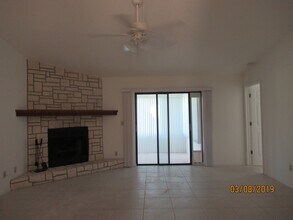 336 Yorktowne Dr in Daytona Beach, FL - Building Photo - Building Photo