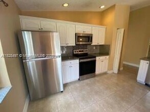 10242 SW 24th St in Miramar, FL - Building Photo - Building Photo