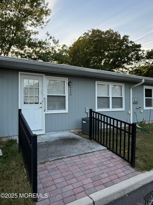 435D Picardy Ct in Lakewood, NJ - Building Photo - Building Photo