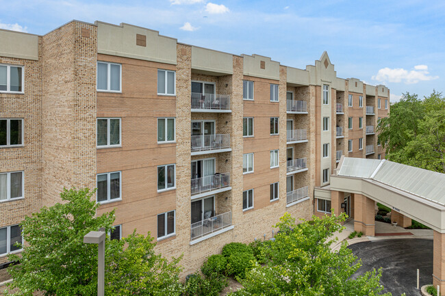 2240 S Grace St in Lombard, IL - Foto de edificio - Building Photo