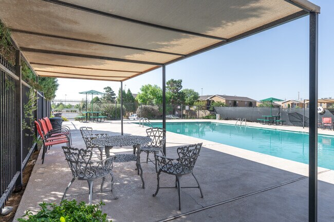 The Meridian Apartments in El Paso, TX - Foto de edificio - Building Photo