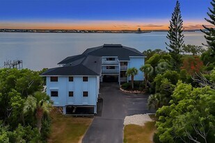 4403 7th St E in Ellenton, FL - Building Photo