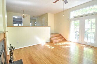 106 Mallard Ct in Chapel Hill, NC - Building Photo - Building Photo