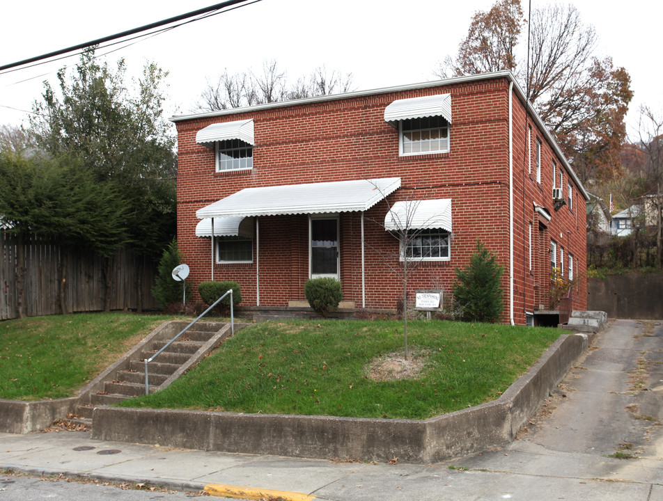 1624 Clay Ave in Charleston, WV - Building Photo