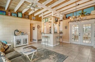 352 Tihami Rd in Venice, FL - Building Photo