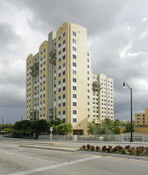 Tuscan View in Miami, FL - Foto de edificio