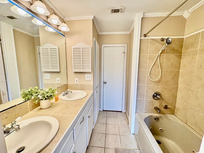 1134 Rowland Rd in Monroe, LA - Building Photo - Building Photo