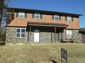 2906-2908-2908 N Willowbrook Rd in Columbia, MO - Building Photo