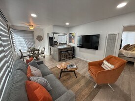 67 Bay Shore Ave in Long Beach, CA - Building Photo