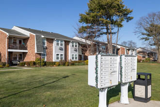 Fishermans Wharf At Babylon in West Babylon, NY - Building Photo - Building Photo