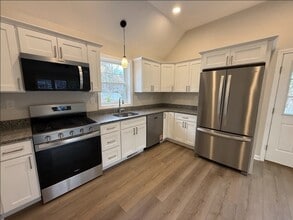 265 Dunstable Rd in Tyngsboro, MA - Building Photo - Building Photo