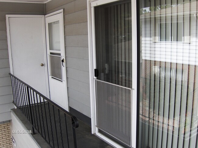 9849 Croke Dr in Thornton, CO - Foto de edificio - Building Photo