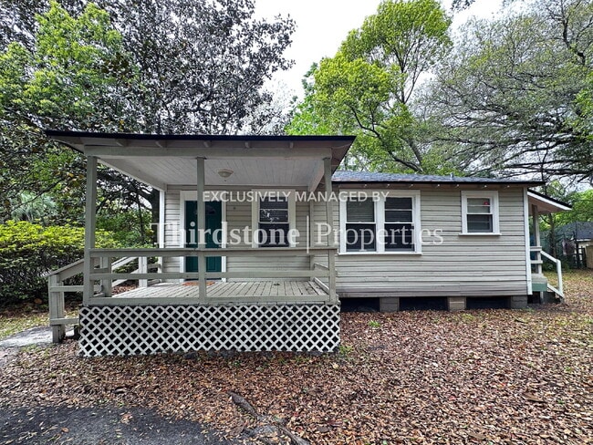 property at 2913 W 2nd St