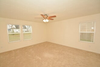 3433 Black Forest Ln in Indianapolis, IN - Foto de edificio - Building Photo