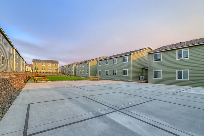 Paradise 88 in West Richland, WA - Building Photo - Building Photo