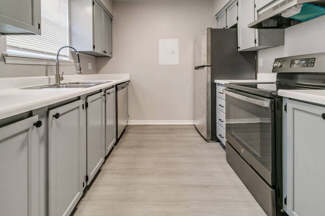 property at 1201 Lakecrest Dr