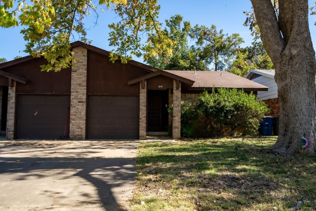 6135 S Troost Ave in Tulsa, OK - Building Photo