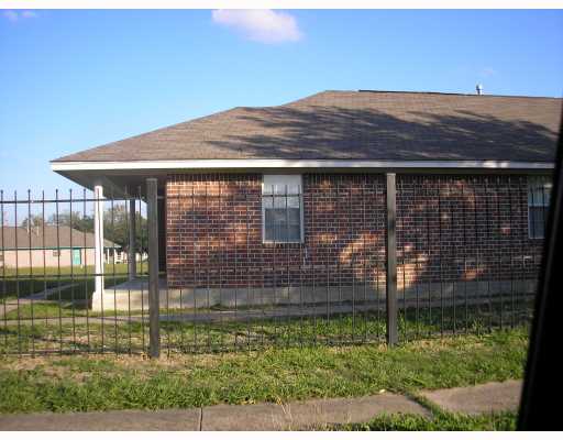 401-409 W 14th & 15th St in Bryan, TX - Foto de edificio - Building Photo