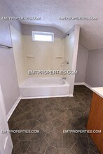 416 East Ave in Elyria, OH - Foto de edificio - Building Photo