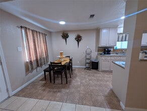 3435 Creek Grove Dr in Houston, TX - Building Photo - Building Photo