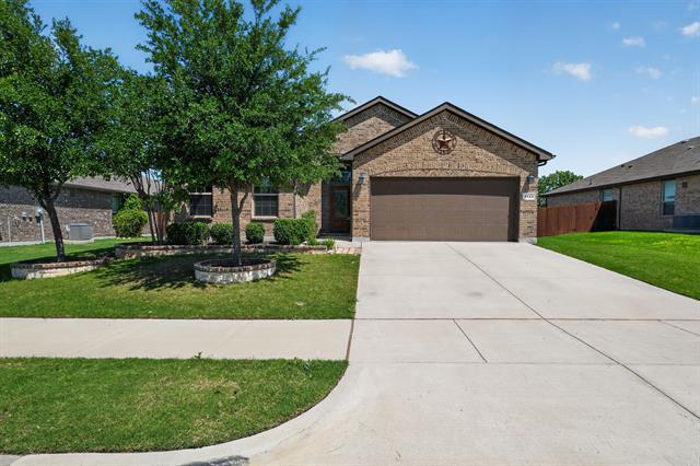 1133 Belsay Ln in Saginaw, TX - Building Photo - Building Photo