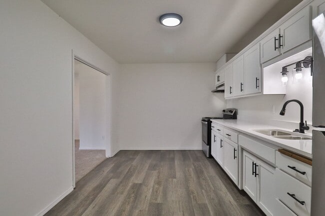 Crow's Nest Apartments in De Pere, WI - Building Photo - Building Photo