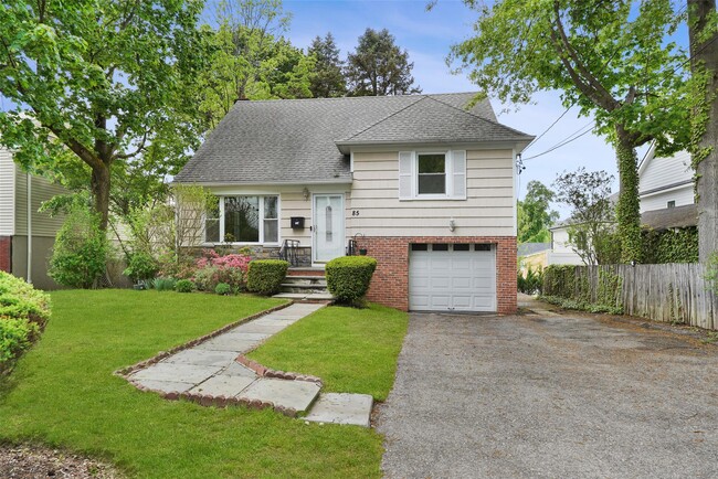 property at 85 Ewart St
