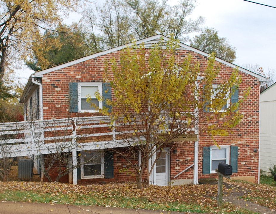 300 Carlton Rd in Charlottesville, VA - Building Photo