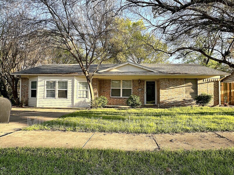 218 Kansas St in Sherman, TX - Building Photo