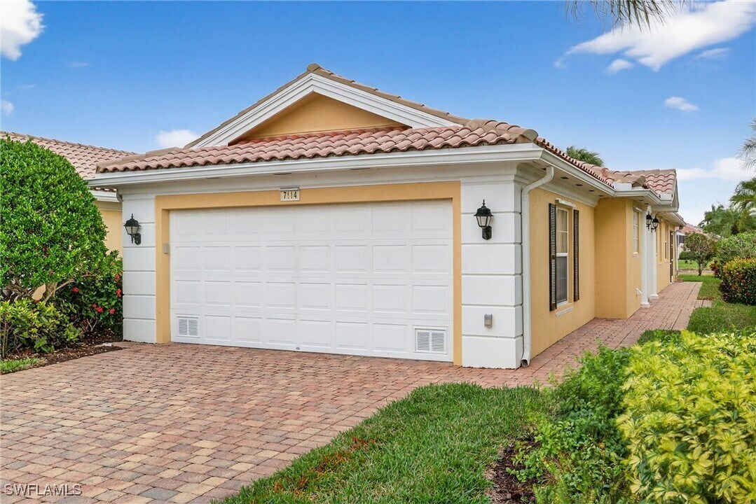 7114 Marconi Ct in Naples, FL - Building Photo
