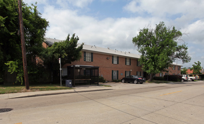 Northline Colonial Apartments in Houston, TX - Building Photo - Building Photo