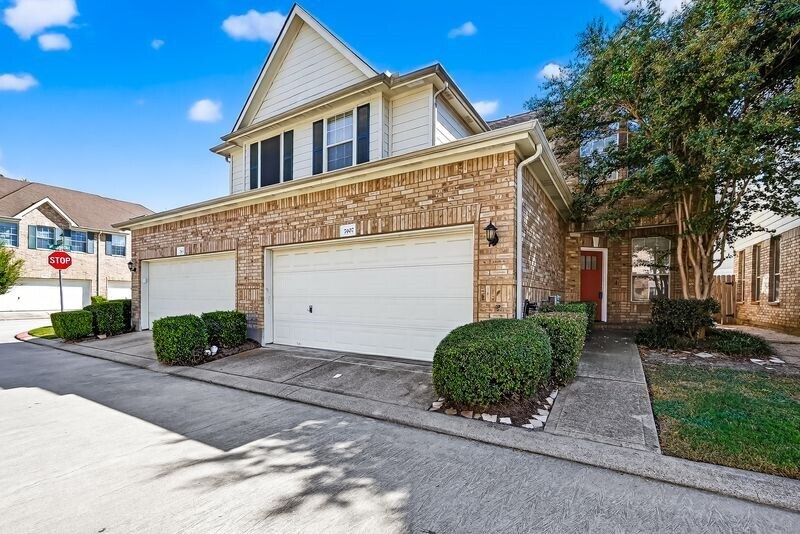 7407 Hollister Ridge in Houston, TX - Building Photo