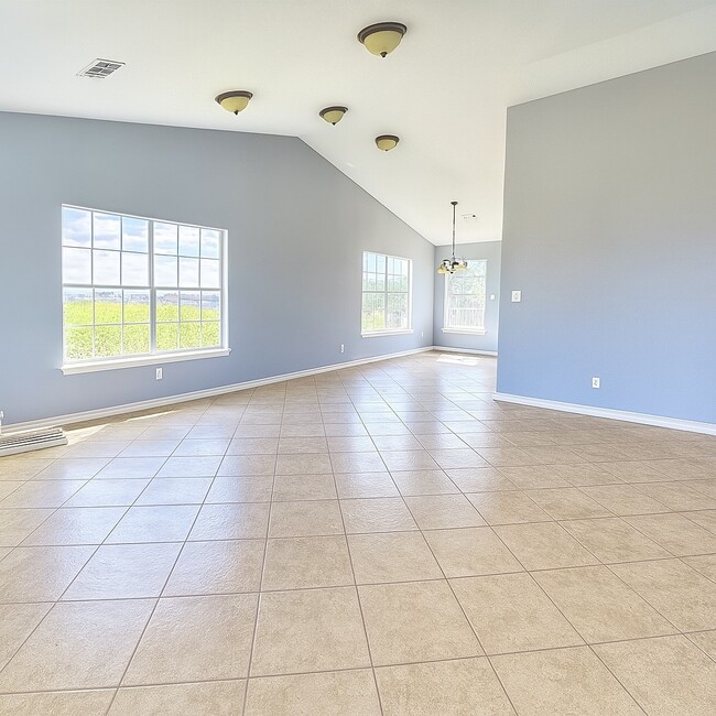 1040 Darst Rd in Beasley, TX - Building Photo - Building Photo