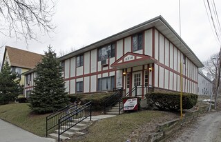 2310 E Webster Pl in Milwaukee, WI - Building Photo