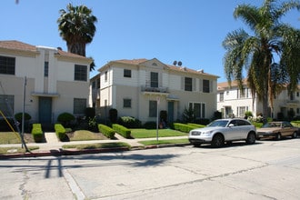 4002 W 7th St in Los Angeles, CA - Foto de edificio - Building Photo