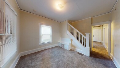 647 Upson St in Akron, OH - Building Photo - Building Photo