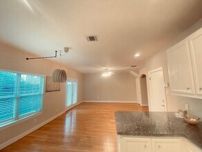 3729 Main Poplar Dr in Houston, TX - Foto de edificio - Building Photo