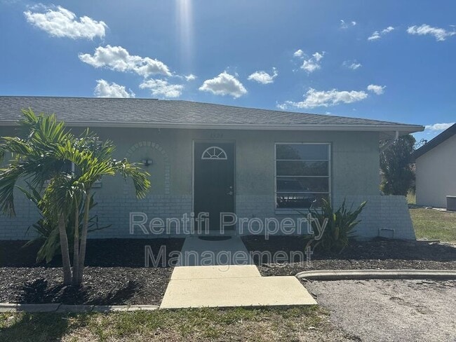 property at 1324 SE 24th Ave