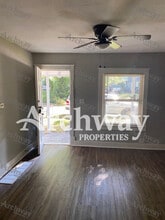 108 S Home St in Independence, MO - Building Photo - Building Photo