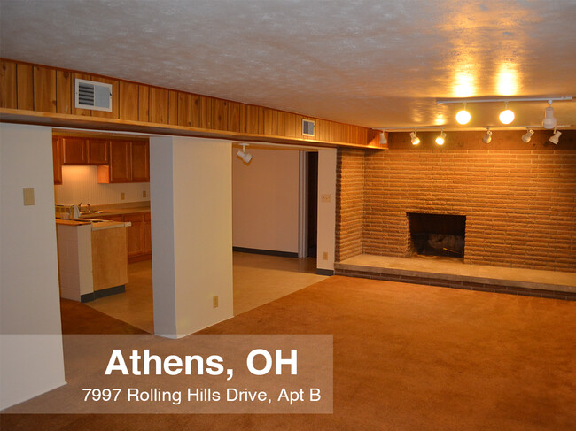 7997 Rolling Hills Rd, Unit B in Athens, OH - Foto de edificio - Building Photo