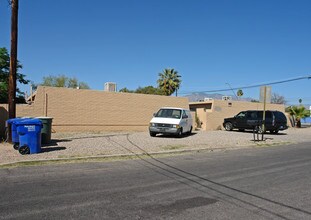 3451 N Flowing Wells Rd in Tucson, AZ - Building Photo - Building Photo